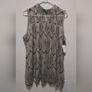 Elegant Lace Sleeveless Blouse - Black and Tan